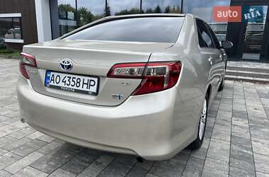 Седан Toyota Camry 2014 в Тячеве