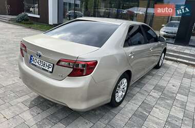 Седан Toyota Camry 2014 в Тячеве