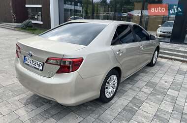 Седан Toyota Camry 2014 в Тячеве