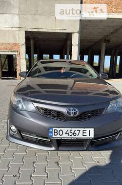 Седан Toyota Camry 2012 в Тернополі