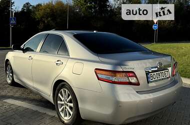 Седан Toyota Camry 2011 в Тернополе