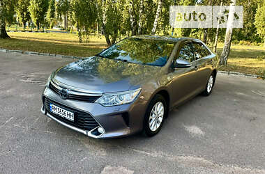 Седан Toyota Camry 2016 в Житомирі