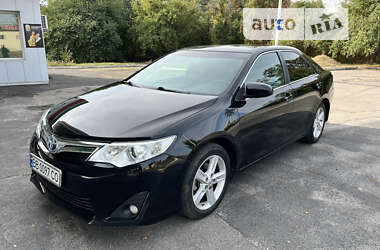 Седан Toyota Camry 2013 в Гадяче