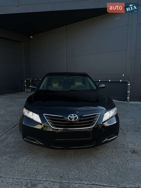 Седан Toyota Camry 2011 в Житомире