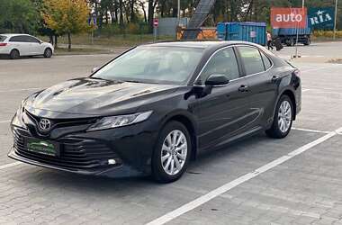 Седан Toyota Camry 2020 в Киеве