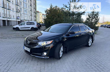 Седан Toyota Camry 2013 в Ивано-Франковске