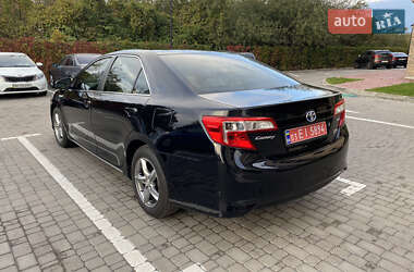 Седан Toyota Camry 2013 в Рівному