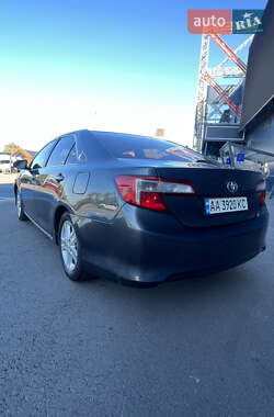 Седан Toyota Camry 2012 в Києві