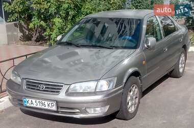 Седан Toyota Camry 2001 в Києві