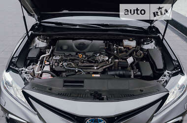 Седан Toyota Camry 2021 в 