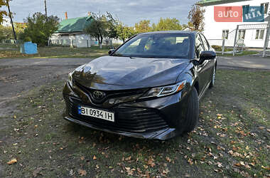 Седан Toyota Camry 2018 в Полтаві