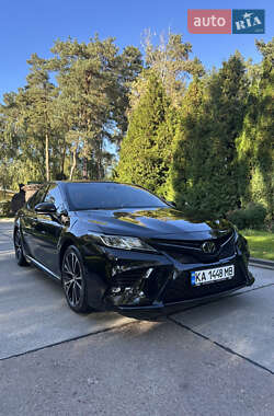 Седан Toyota Camry 2018 в Києві
