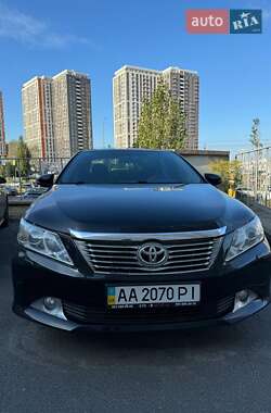 Седан Toyota Camry 2013 в Киеве