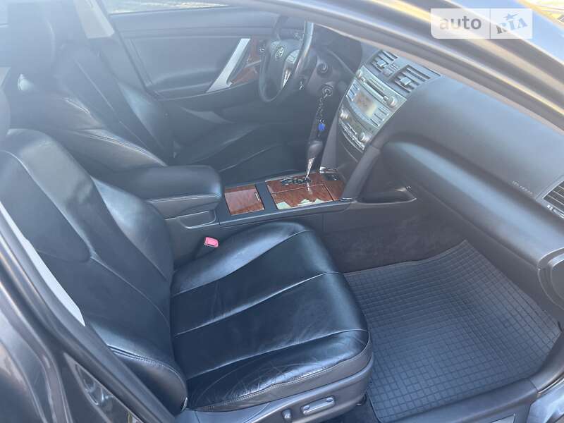 Седан Toyota Camry 2011 в Харкові