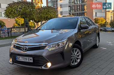 Седан Toyota Camry 2016 в Ивано-Франковске