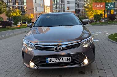 Седан Toyota Camry 2016 в Івано-Франківську