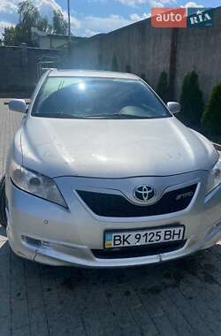 Седан Toyota Camry 2006 в Березному