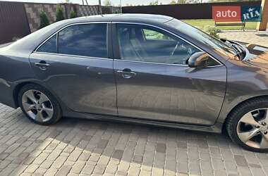 Седан Toyota Camry 2013 в Києві