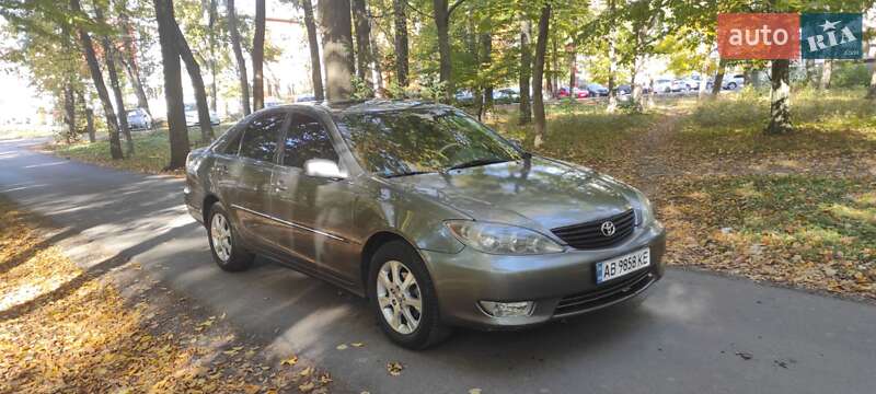 Седан Toyota Camry 2005 в Виннице