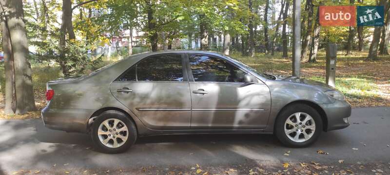 Седан Toyota Camry 2005 в Виннице