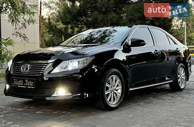 Седан Toyota Camry 2012 в Днепре