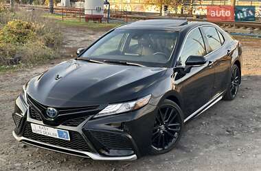 Седан Toyota Camry 2023 в Києві