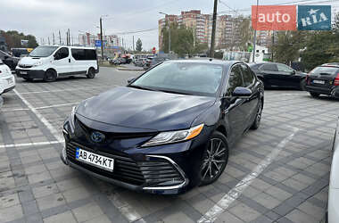 Седан Toyota Camry 2021 в Виннице