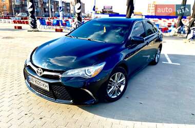 Седан Toyota Camry 2015 в Виннице