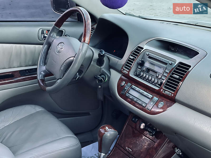 Седан Toyota Camry 2005 в Збараже