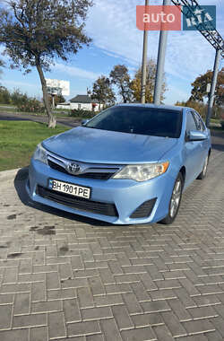 Седан Toyota Camry 2012 в Южному