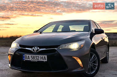 Седан Toyota Camry 2014 в Кропивницком