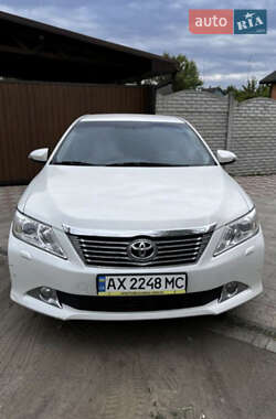 Седан Toyota Camry 2014 в Киеве