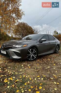 Седан Toyota Camry 2018 в Харькове