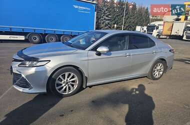 Седан Toyota Camry 2021 в Львове