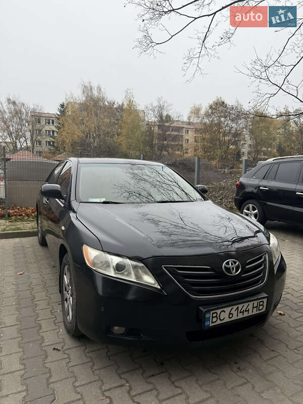 Седан Toyota Camry 2008 в Львове