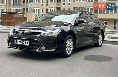 Седан Toyota Camry 2016 в Харькове