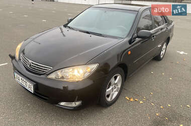 Седан Toyota Camry 2005 в Киеве