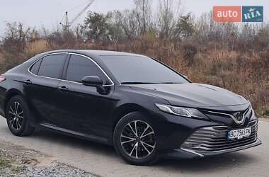 Седан Toyota Camry 2018 в Львове