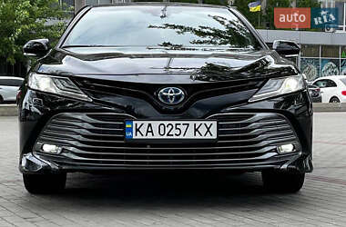 Седан Toyota Camry 2019 в Дніпрі