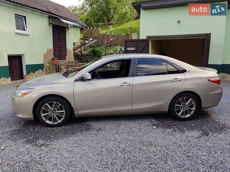 Седан Toyota Camry 2016 в Тернополі
