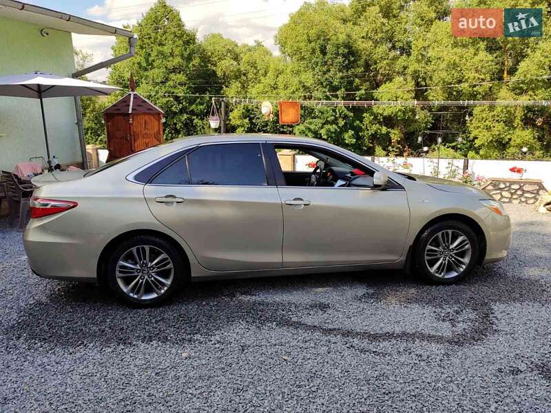 Седан Toyota Camry 2016 в Тернополі
