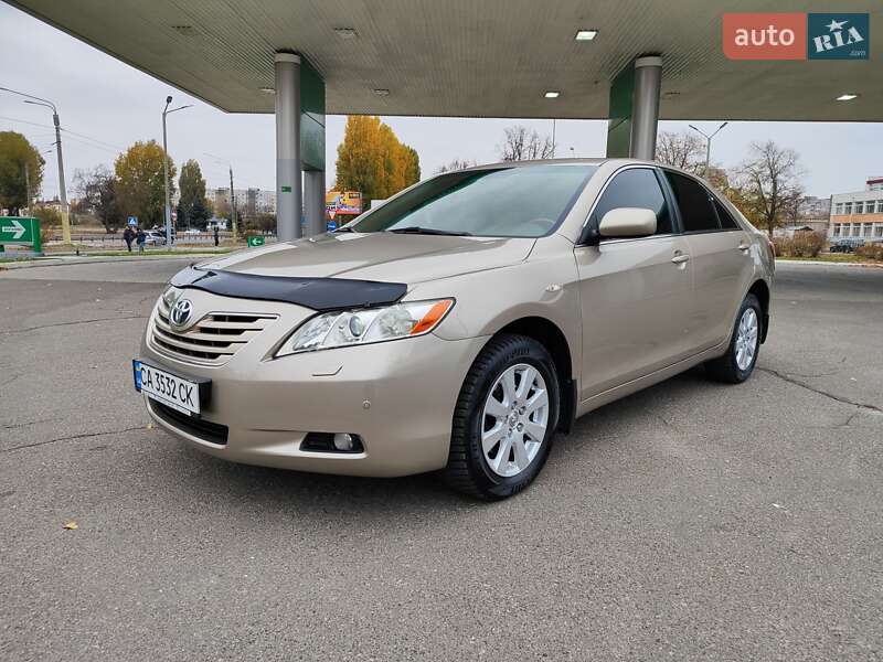 Седан Toyota Camry 2008 в Черкасах