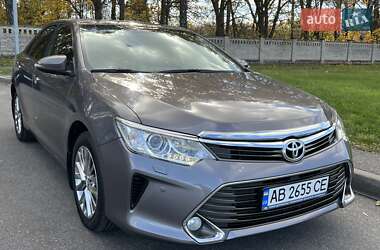 Седан Toyota Camry 2015 в Виннице