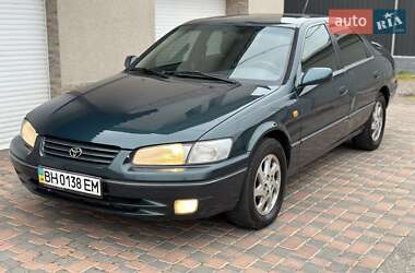 Седан Toyota Camry 1998 в Одесі