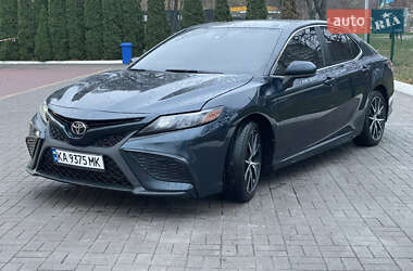 Седан Toyota Camry 2021 в Киеве