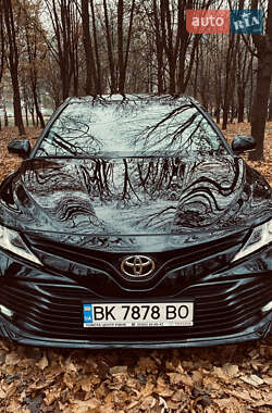 Седан Toyota Camry 2019 в Луцьку