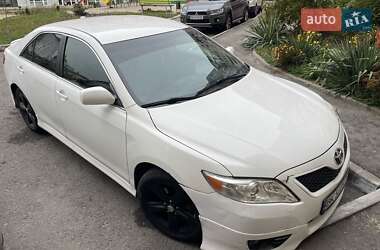 Седан Toyota Camry 2011 в Рівному