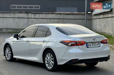 Седан Toyota Camry 2023 в Києві