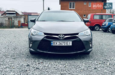 Седан Toyota Camry 2015 в Хмельницькому