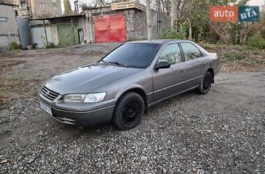 Седан Toyota Camry 1999 в Дніпрі